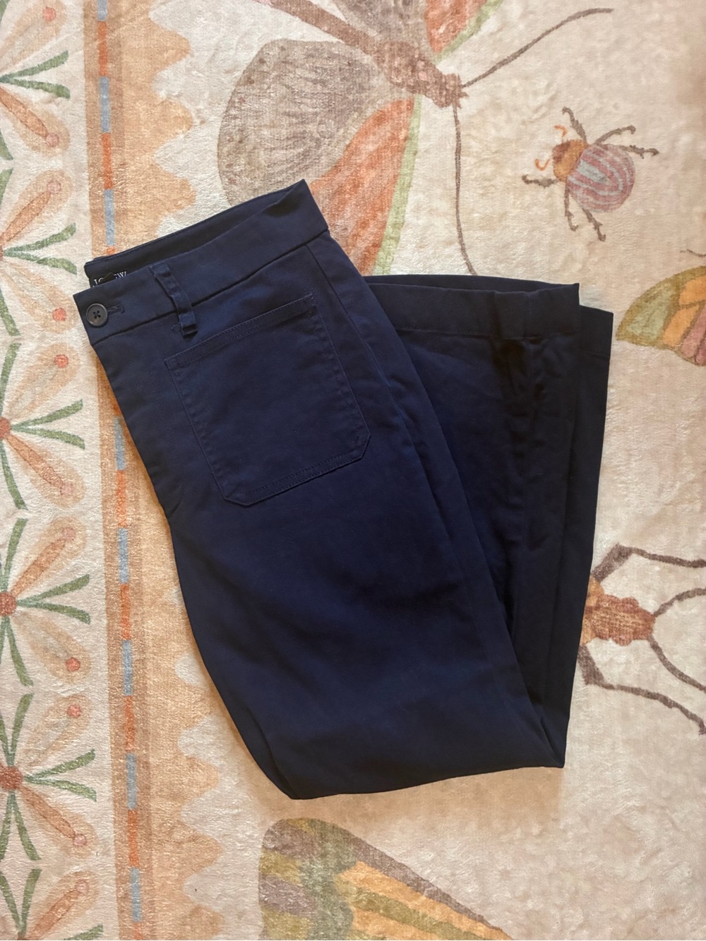 Petite Charley kickout crop pant in chino in NAVY blue - Picture 4 of 7